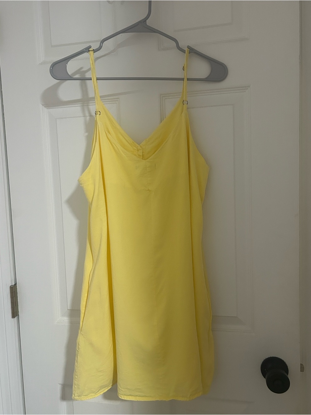 Yellow Button-Front Spaghetti Strap midi dress - Picture 2 of 5